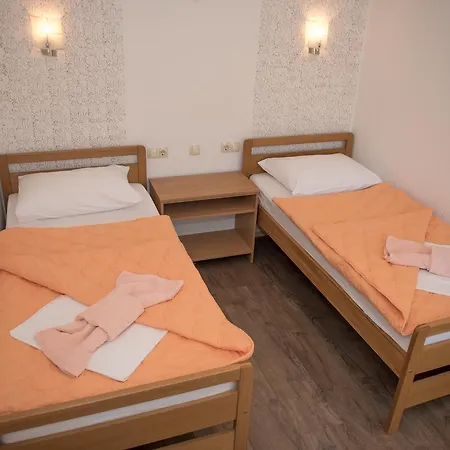 Mihael krevet i doručak