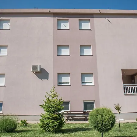 Mihael krevet i doručak