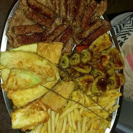 Mihael krevet i doručak *